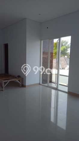 Dijual Rumah 3 Kamar Lokasi Ideal Nyaman dan Strategis di Rungkut Dijual Rumah 3 Kamar Lokasi Ideal Nyaman dan Strategis di Rungkut