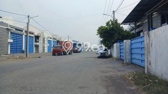 Unit Gudang Dijual di Surabaya LT 500m2 & LB 450m2 Unit Gudang Dijual di Surabaya LT 500m2 & LB 450m2