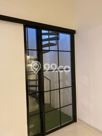 Rumah Luas Asri 2 KT Siap Pakai di BSD Nusaloka Tangerang Rumah Luas Asri 2 KT Siap Pakai di BSD Nusaloka Tangerang