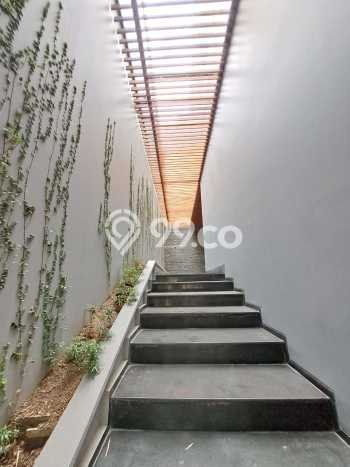 Dijual Rumah Premium dengan Fasilitas Sekitar Lengkap di BSD, Tangerang Selatan Dijual Rumah Premium dengan Fasilitas Sekitar Lengkap di BSD, Tangerang Selatan