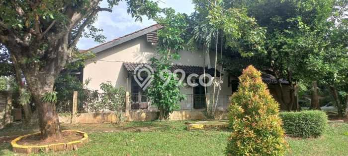Rumah Modern di BSD Griya Loka, Tangerang, LT 180m² LB 74m² Rumah Modern di BSD Griya Loka, Tangerang, LT 180m² LB 74m²