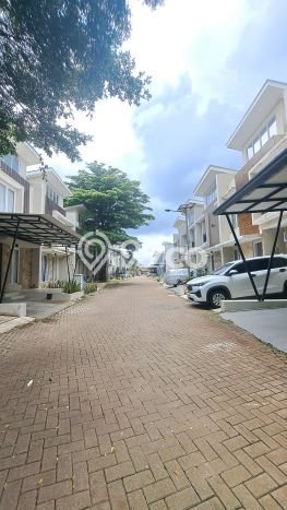 Dijual Rumah Premium dengan Fasilitas Sekitar Lengkap di BSD, Tangerang Selatan Dijual Rumah Premium dengan Fasilitas Sekitar Lengkap di BSD, Tangerang Selatan