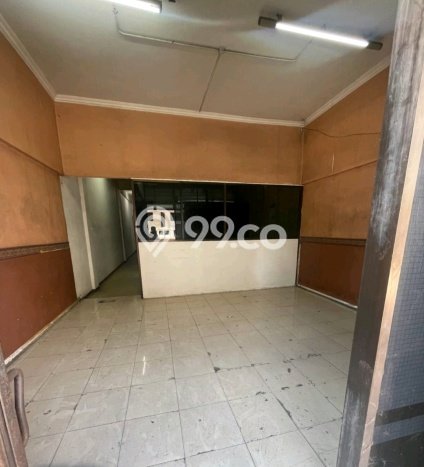 LOKASI PREMIUM! Ruko di Perak, Luas 250m2m², Jalan Utama LOKASI PREMIUM! Ruko di Perak, Luas 250m2m², Jalan Utama