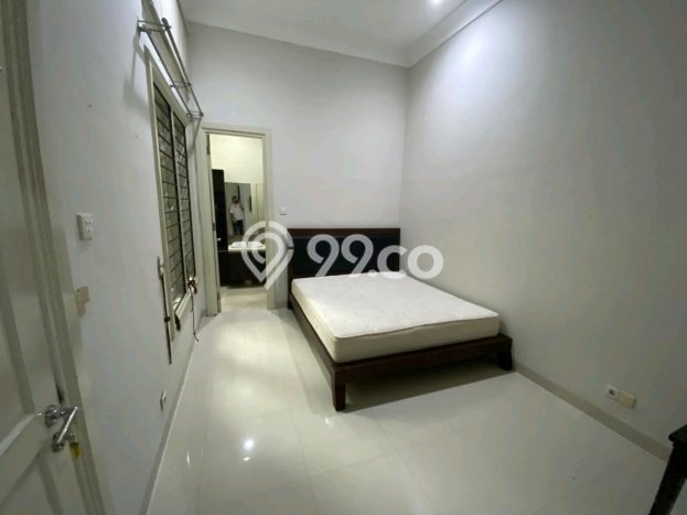 Rumah Cantik Siap Huni Di Gayungan Luas 145m2 Aman Rumah Cantik Siap Huni Di Gayungan Luas 145m2 Aman