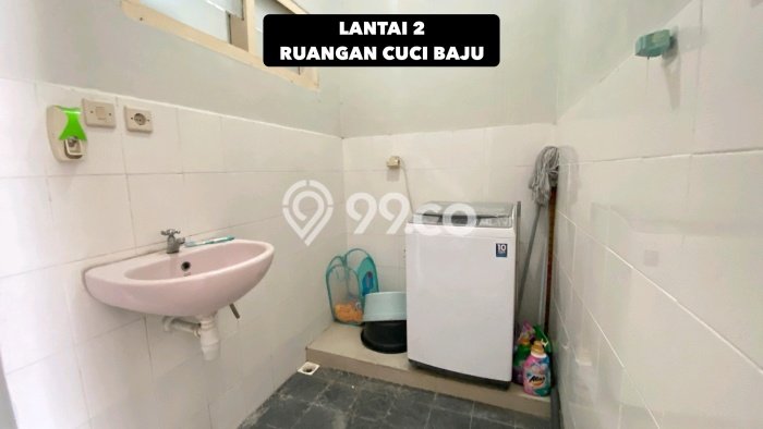 Dijual Cepat Rumah Favorit Siap Huni LB 210m2 di Rungkut, Surabaya Dijual Cepat Rumah Favorit Siap Huni LB 210m2 di Rungkut, Surabaya