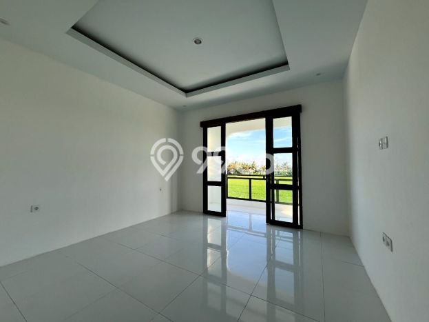 Rumah di Tanah Lot, Dekat Tol, 4 KM, Luas 300m² LB 180m² Rumah di Tanah Lot, Dekat Tol, 4 KM, Luas 300m² LB 180m²