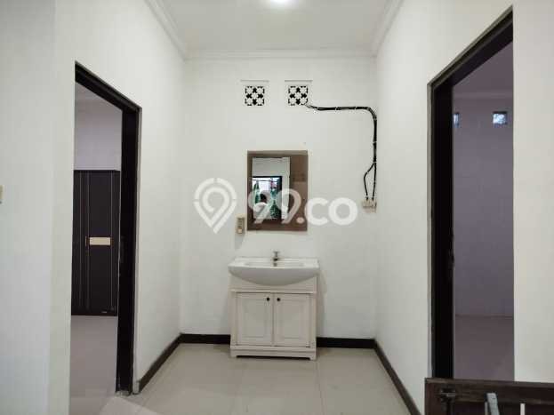 For Sale! Luxury House LT 100m2 Desain Modern di Renon For Sale! Luxury House LT 100m2 Desain Modern di Renon