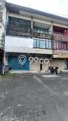 Area Ramai! Ruko Dijual di Denpasar Barat untuk Bisnis Luas Bangunan 405m2 Area Ramai! Ruko Dijual di Denpasar Barat untuk Bisnis Luas Bangunan 405m2