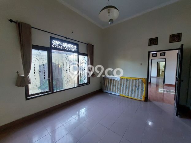 Rumah kawasan Renon, Akses ke Fasilitas, 5 KT, Luas 300m² Bangunan 200m² Rumah kawasan Renon, Akses ke Fasilitas, 5 KT, Luas 300m² Bangunan 200m²