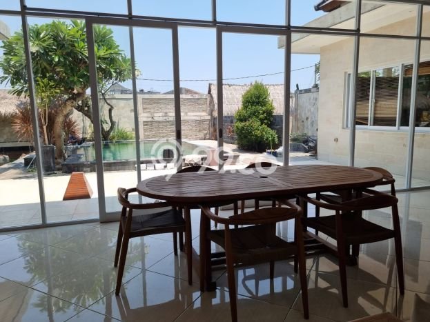 RARE UNIT! Rumah di Legian, 3 KT, View Indah, Luas 450m² Bangunan 300m² RARE UNIT! Rumah di Legian, 3 KT, View Indah, Luas 450m² Bangunan 300m²