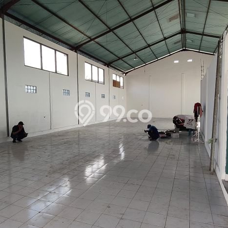 Gudang Area Komersial di Gatot Subroto, Luas 460m², Kawasan Niaga Gudang Area Komersial di Gatot Subroto, Luas 460m², Kawasan Niaga