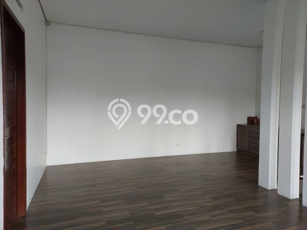LOKASI TERBAIK! Rumah di Canggu, 3 KT, Lingkungan Elite, Luas 275m² Bangunan 220m² LOKASI TERBAIK! Rumah di Canggu, 3 KT, Lingkungan Elite, Luas 275m² Bangunan 220m²