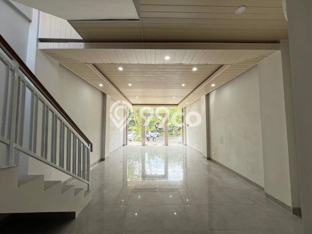 HARGA BERSAING! Ruko di Renon, Luas 192m², Area Bisnis HARGA BERSAING! Ruko di Renon, Luas 192m², Area Bisnis