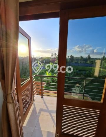 Rumah Asri di Canggu, 5 KM, Lingkungan Strategis, Luas 250m² Bangunan 400m² Rumah Asri di Canggu, 5 KM, Lingkungan Strategis, Luas 250m² Bangunan 400m²