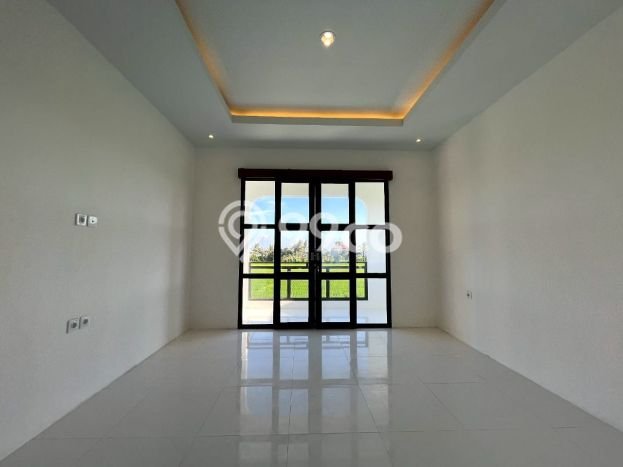 Rumah di Tanah Lot, Dekat Tol, 4 KM, Luas 300m² LB 180m² Rumah di Tanah Lot, Dekat Tol, 4 KM, Luas 300m² LB 180m²