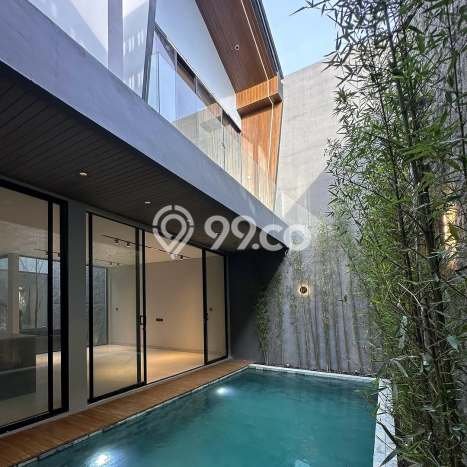 Rumah di Gatot Subroto, Denpasar, Luas 217m² LB 300m² Rumah di Gatot Subroto, Denpasar, Luas 217m² LB 300m²