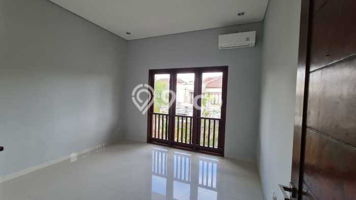 Ready to Use! Premium House LT 256m2 Desain Elegan di Sunset Road Ready to Use! Premium House LT 256m2 Desain Elegan di Sunset Road