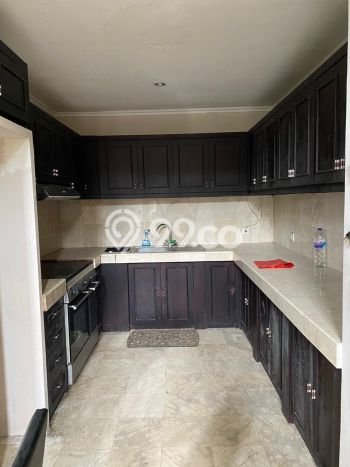 Hunian Nyaman untuk Keluarga di Kerobokan Kaja - LT 240m² Hunian Nyaman untuk Keluarga di Kerobokan Kaja - LT 240m²