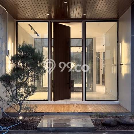Rumah di Gatot Subroto, Denpasar, Luas 217m² LB 300m² Rumah di Gatot Subroto, Denpasar, Luas 217m² LB 300m²