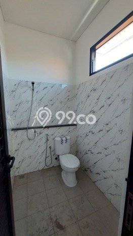 Unit Ruko Disewa Lokasi Kuta, Badung Spesifikasi Luas Bangunan 300m2 Unit Ruko Disewa Lokasi Kuta, Badung Spesifikasi Luas Bangunan 300m2