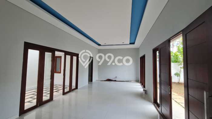 Ready to Use! Premium House LT 256m2 Desain Elegan di Sunset Road Ready to Use! Premium House LT 256m2 Desain Elegan di Sunset Road