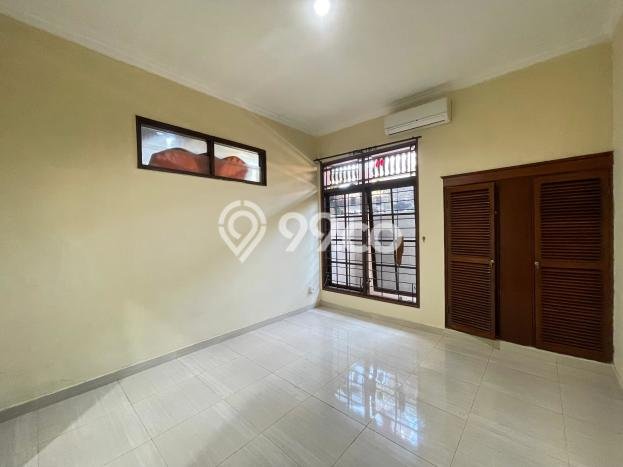 Rumah area Renon, 2 KM, Konsep Modern, LT 300m² Bangunan 200m² Rumah area Renon, 2 KM, Konsep Modern, LT 300m² Bangunan 200m²