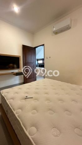 Rumah di Seminyak, 3 KT, Pemandangan Kota, LT 120m² LB 105m² Rumah di Seminyak, 3 KT, Pemandangan Kota, LT 120m² LB 105m²