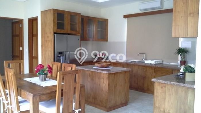 Rumah kawasan Sanur, 4 KM, Pemandangan Indah, Luas 750m² Bangunan 400m² Rumah kawasan Sanur, 4 KM, Pemandangan Indah, Luas 750m² Bangunan 400m²