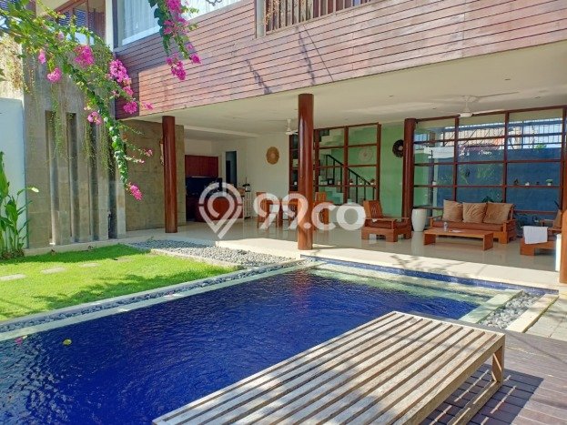 HUNIAN PILIHAN! Rumah kawasan Kerobokan, 3 KM, Lingkungan Strategis, Luas 300m² Bangunan 220m² HUNIAN PILIHAN! Rumah kawasan Kerobokan, 3 KM, Lingkungan Strategis, Luas 300m² Bangunan 220m²