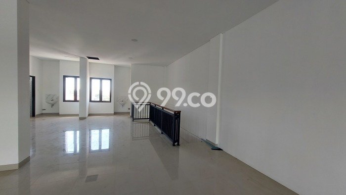 Unit Ruko Disewa Lokasi Kuta, Badung Spesifikasi Luas Bangunan 300m2 Unit Ruko Disewa Lokasi Kuta, Badung Spesifikasi Luas Bangunan 300m2