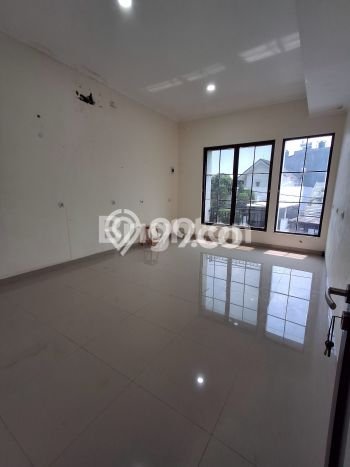 KAWASAN KOMERSIAL! Ruko Disewakan Kawasan Serpong Villa Melati Mas, Luas 148m², Akses Strategis KAWASAN KOMERSIAL! Ruko Disewakan Kawasan Serpong Villa Melati Mas, Luas 148m², Akses Strategis