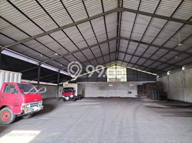 LOKASI TERBAIK! Gudang Kawasan Plumbon, Luas 883m², Akses Utama LOKASI TERBAIK! Gudang Kawasan Plumbon, Luas 883m², Akses Utama