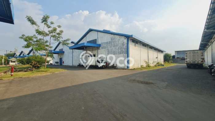 Gudang paling strategis disewakan di Lemahwungkuk Cirebon Gudang paling strategis disewakan di Lemahwungkuk Cirebon