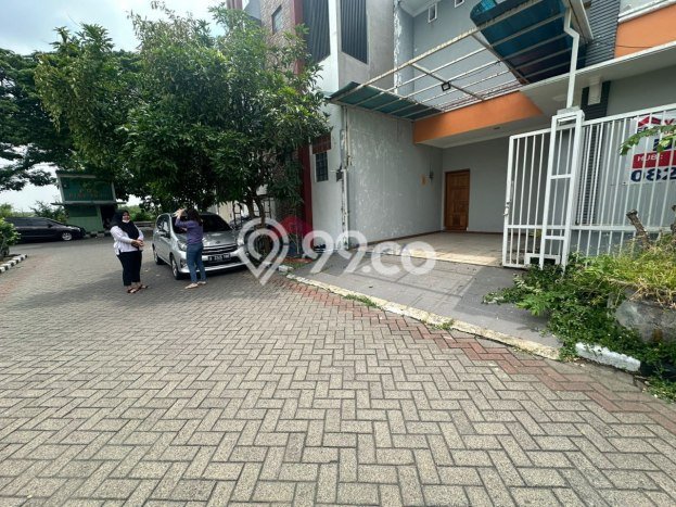Hunian Cantik Modern Lb 150m2 di Wiyung, Surabaya Hunian Cantik Modern Lb 150m2 di Wiyung, Surabaya