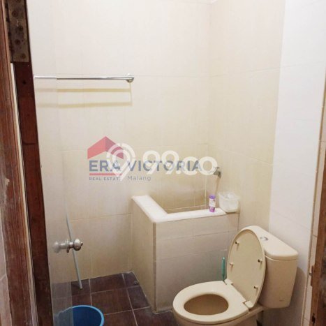 For Sale Rumah 6 Kamar Lokasi Ideal Bagus dan Strategis di Klojen For Sale Rumah 6 Kamar Lokasi Ideal Bagus dan Strategis di Klojen