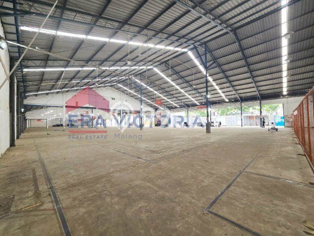 Gudang Komersial Disewakan di Pakis Malang Luas 720m2 Gudang Komersial Disewakan di Pakis Malang Luas 720m2