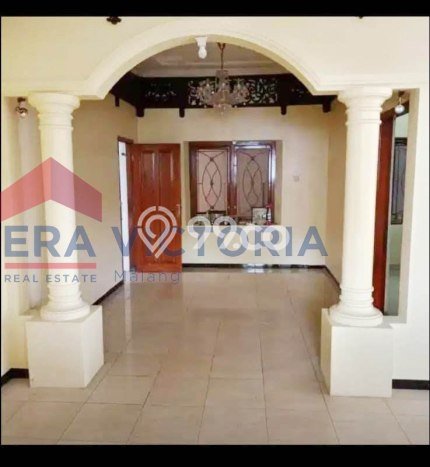 For Sale Rumah 6 Kamar Lokasi Ideal Bagus dan Strategis di Klojen For Sale Rumah 6 Kamar Lokasi Ideal Bagus dan Strategis di Klojen