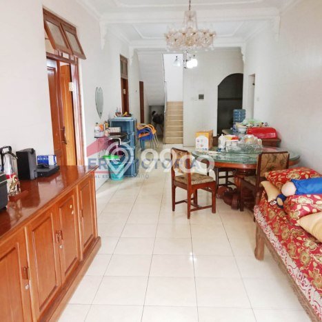 For Sale Rumah 6 Kamar Lokasi Ideal Bagus dan Strategis di Klojen For Sale Rumah 6 Kamar Lokasi Ideal Bagus dan Strategis di Klojen