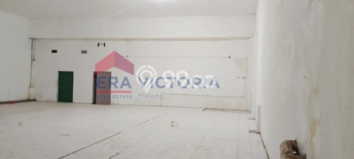 Area Ramai! Gudang Dijual di Blimbing untuk Bisnis Luas Bangunan 461m2 Area Ramai! Gudang Dijual di Blimbing untuk Bisnis Luas Bangunan 461m2