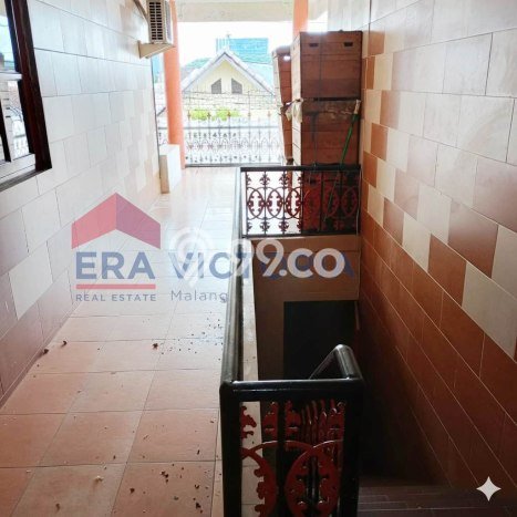 For Sale Rumah 6 Kamar Lokasi Ideal Bagus dan Strategis di Klojen For Sale Rumah 6 Kamar Lokasi Ideal Bagus dan Strategis di Klojen