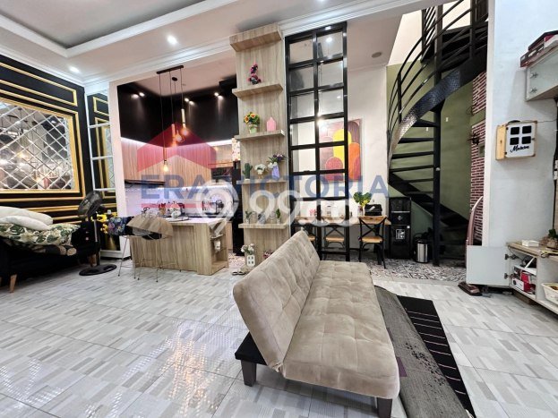 HOT DEAL! Rumah Premium di Blimbing, Malang, LT 184m2m² Bangunan 180m2m² HOT DEAL! Rumah Premium di Blimbing, Malang, LT 184m2m² Bangunan 180m2m²