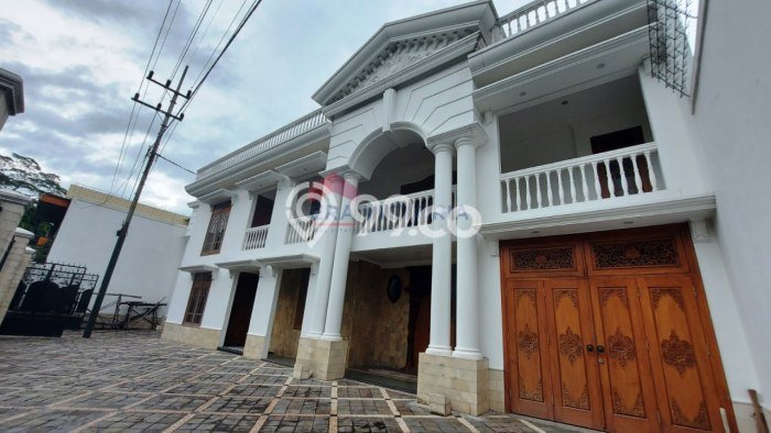 Unit Komersial Disewa Lokasi Blimbing, Malang Spesifikasi Luas Bangunan 800m2 Unit Komersial Disewa Lokasi Blimbing, Malang Spesifikasi Luas Bangunan 800m2