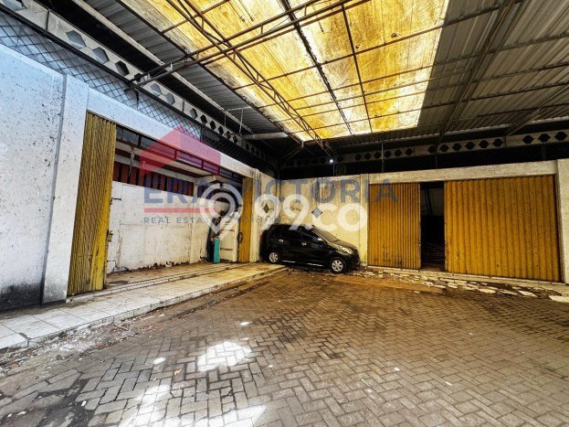 Disewakan Ruko komersial di Singosari luas bangunan 400m2 Disewakan Ruko komersial di Singosari luas bangunan 400m2