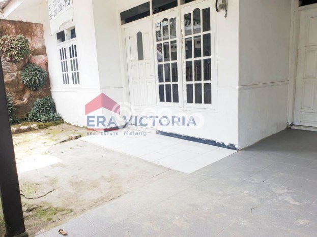 Rumah di Kedungkandang, Malang, Luas 102m2m² LB 80m2m² Rumah di Kedungkandang, Malang, Luas 102m2m² LB 80m2m²