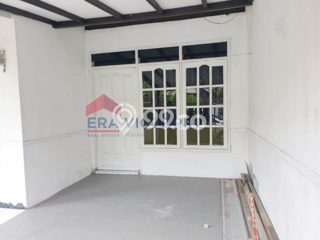 Rumah di Kedungkandang, Malang, Luas 102m2m² LB 80m2m² Rumah di Kedungkandang, Malang, Luas 102m2m² LB 80m2m²