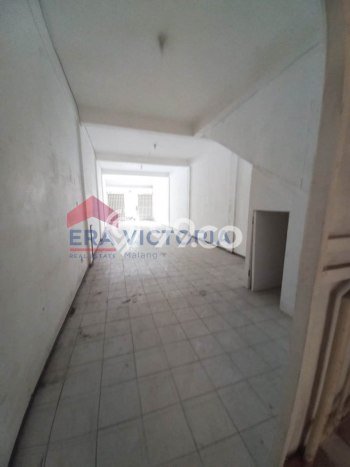Ruko untuk disewa di Klojen punya LT 94m2 & LB 160m2 harga sewa kompetitif Ruko untuk disewa di Klojen punya LT 94m2 & LB 160m2 harga sewa kompetitif