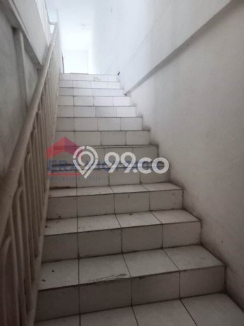 Ruko untuk disewa di Klojen punya LT 94m2 & LB 160m2 harga sewa kompetitif Ruko untuk disewa di Klojen punya LT 94m2 & LB 160m2 harga sewa kompetitif