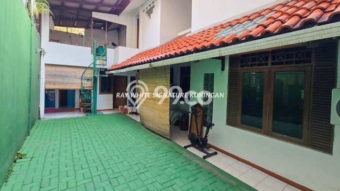 Rumah Luxury Modern Siap Huni di Pejompongan Jakarta Pusat Rumah Luxury Modern Siap Huni di Pejompongan Jakarta Pusat