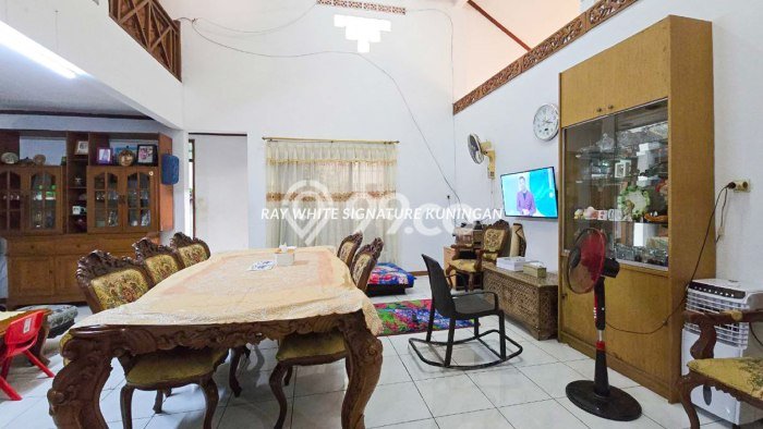 Rumah Luxury Modern Siap Huni di Pejompongan Jakarta Pusat Rumah Luxury Modern Siap Huni di Pejompongan Jakarta Pusat