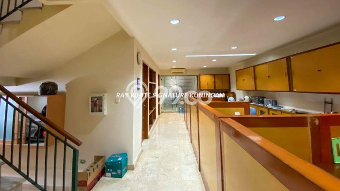 Rumah Mewah Siap Huni LT 148m2 di Tebet, Jakarta Selatan Rumah Mewah Siap Huni LT 148m2 di Tebet, Jakarta Selatan